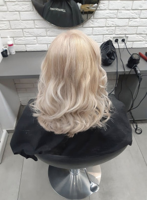 ODPORÚČAME Blond farbu s aktívnymi látkami na ochranu vlasov - viac sa dozvieš priamo, v Salónoch ROUGE