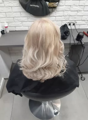 ODPORÚČAME Blond farbu s aktívnymi látkami na ochranu vlasov - viac sa dozvieš priamo, v Salónoch ROUGE